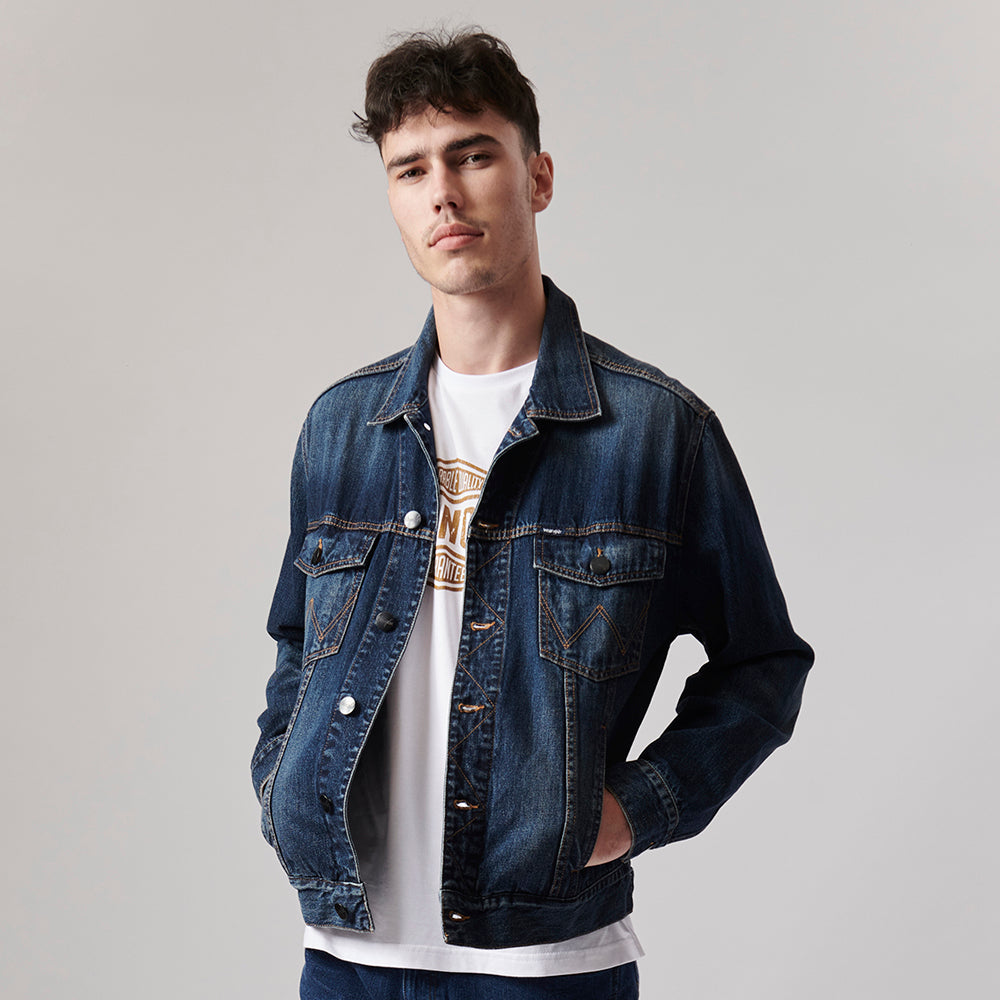 CLASSIC DENIM JACKET IN WELL WORN BLUE